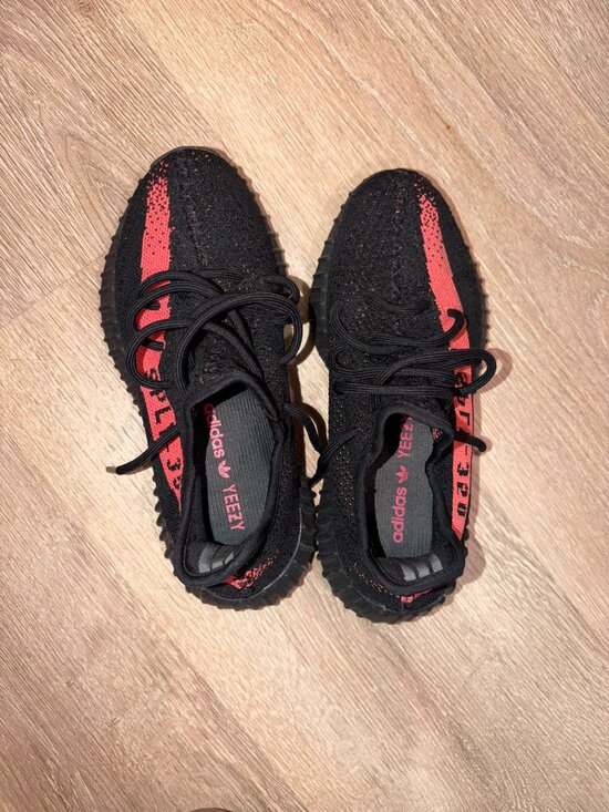 Black Yeezys 350